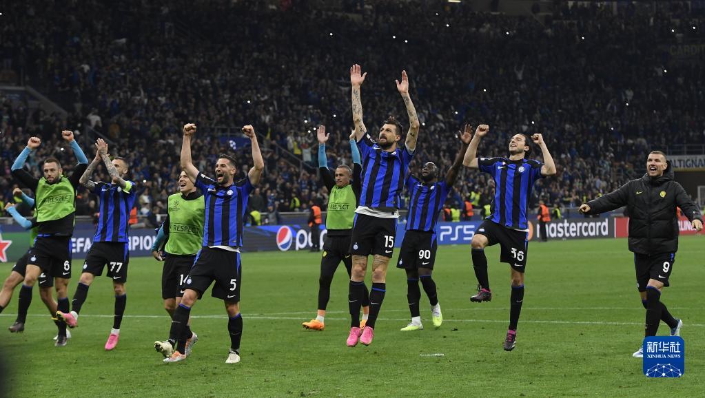 巴西甲半场：两队合计0射正，帕尔梅拉斯0-0维多利亚（巴甲半场战报：帕尔梅拉斯0-0维多利亚，双方合计零射正）