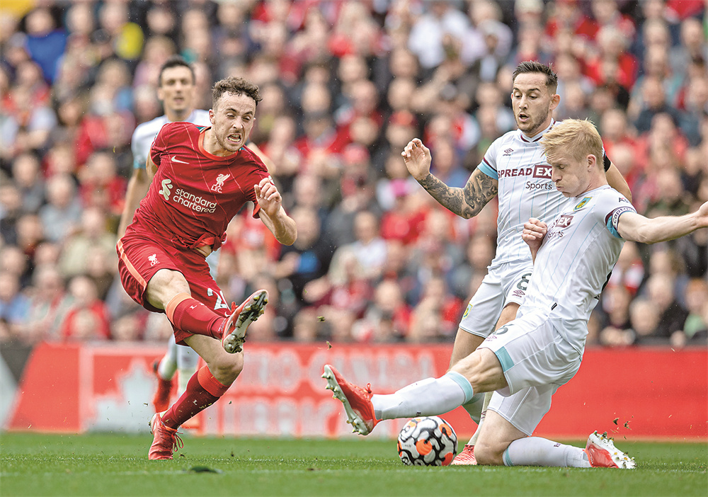 2025／26赛季英超：斯洛特公布利物浦伤病名单，后防线惨不忍睹（英超2025／26赛季：斯洛特发布利物浦伤情名单，后防线告急）