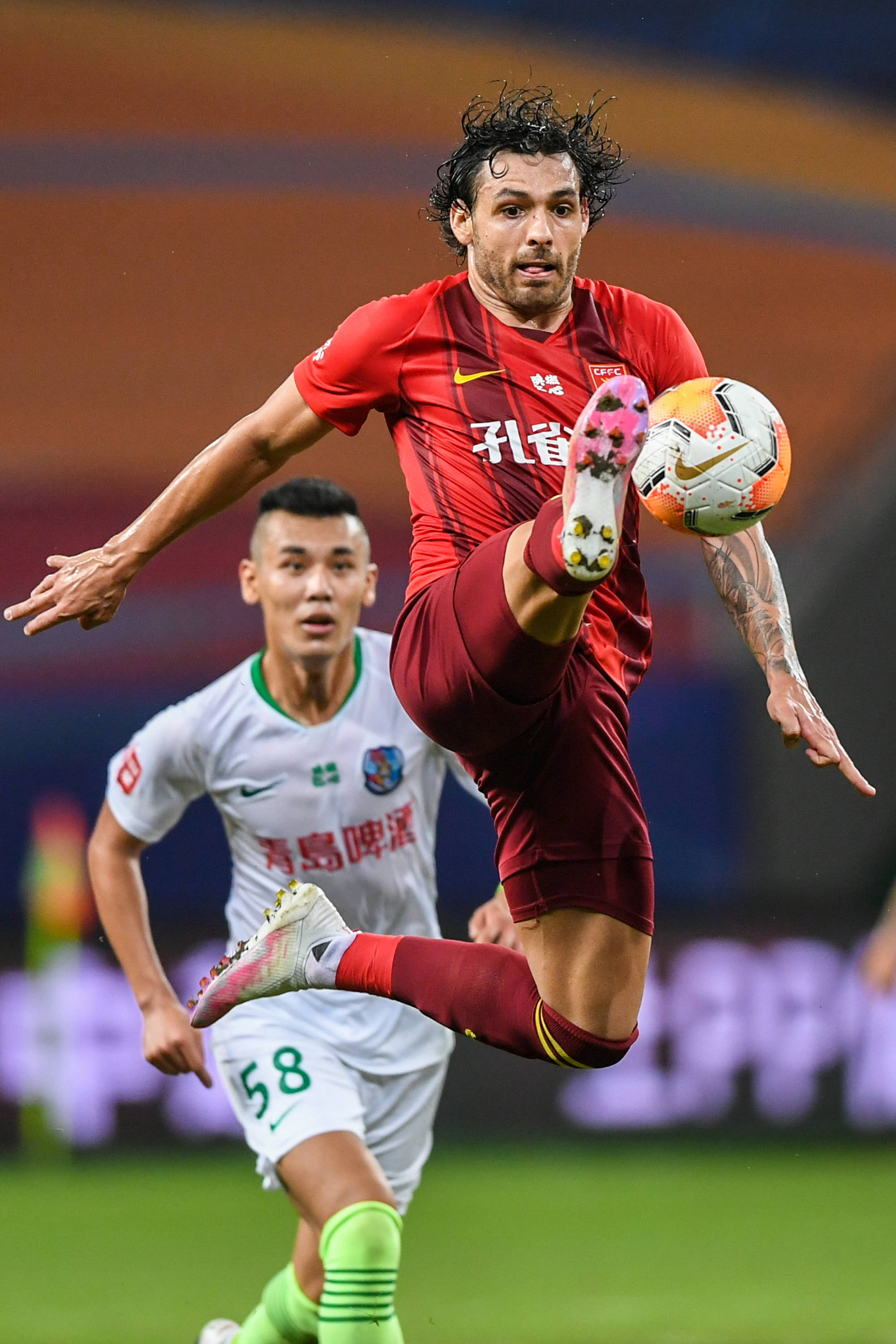 英媒：曼联想分期支付塞梅尼奥转会费，首期接近2000万镑（英媒称曼联拟分期支付塞梅尼奥转会费，首付款接近2000万英镑）