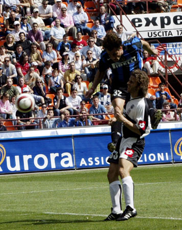 蒯曼三线作战经受住考验！国乒男队主力待补强，年轻选手未达标准