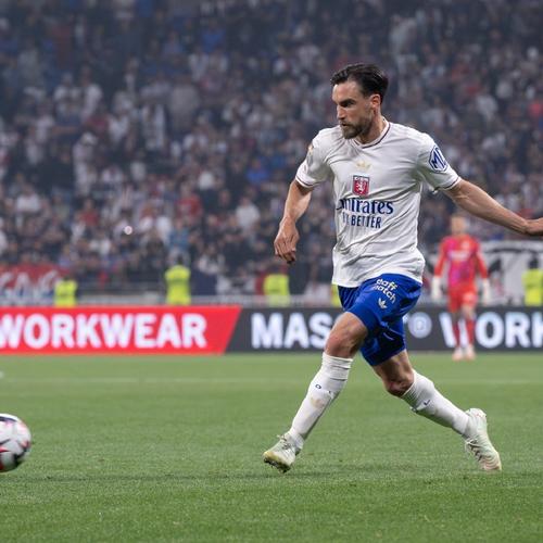 半场战报：纽卡斯尔联1-0毕尔巴鄂竞技，丹-伯恩破门